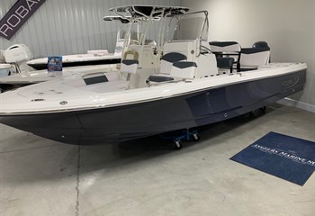 2025 Robalo 226 Cayman Shark Gray Boat